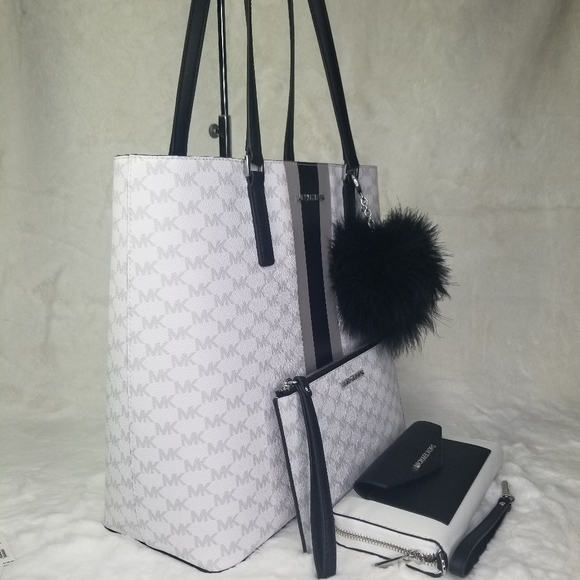 Michael Kors Handbags - MICHAEL KORS SET DESIGNER PURSE BAG WALLET ++